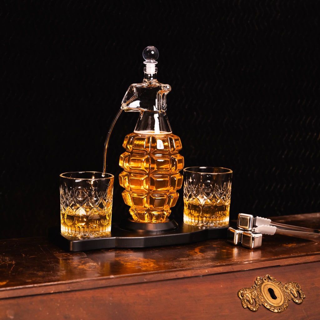 Handgranaat Whiskey Karaf – Statement Piece