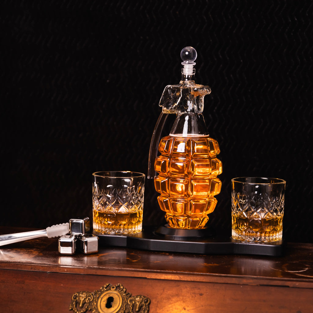 Handgranaat Whiskey Karaf – Statement Piece